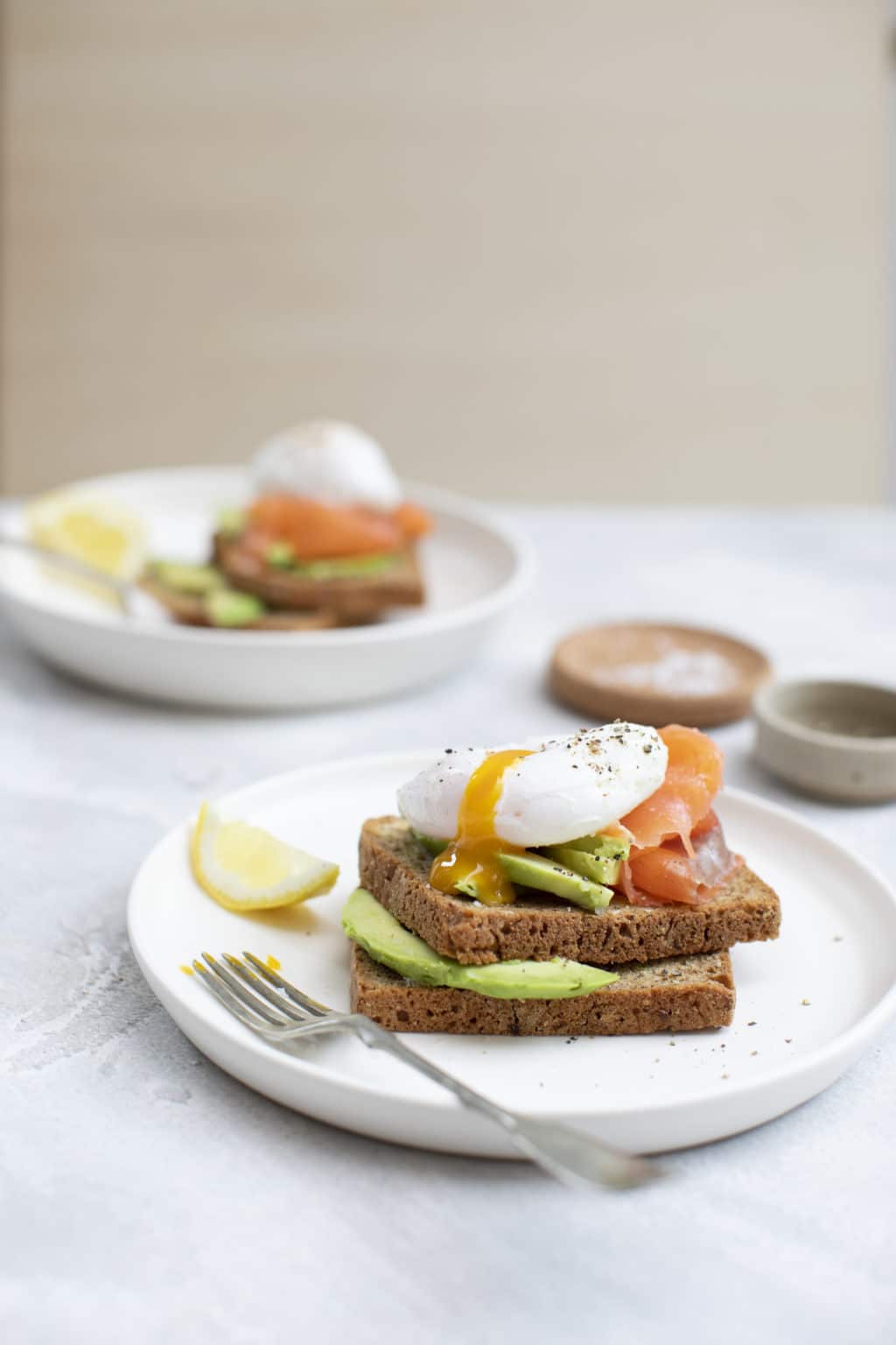 Poached Eggs with Avocado and Smoked Salmon - daveynutrition